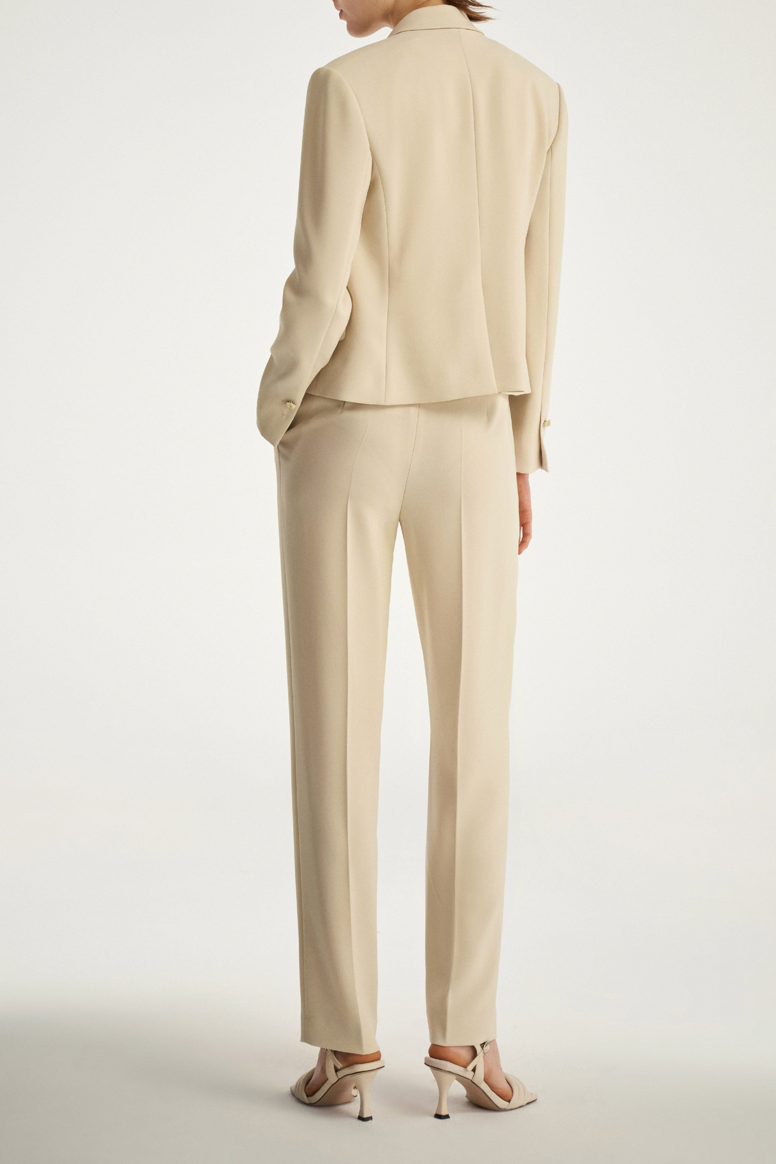 Laurèl Short-Length Blazer With A Double-Layered Collar